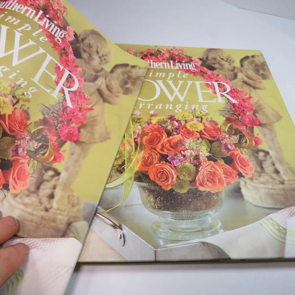 Southern Living Simple Flower Arranging by Lauren Brooks Hardcover